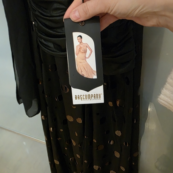 Dress - Picture 6 of 6